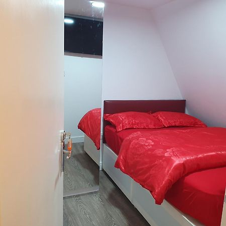 Northolt  Amh Hotel - Greenford Station מראה חיצוני תמונה